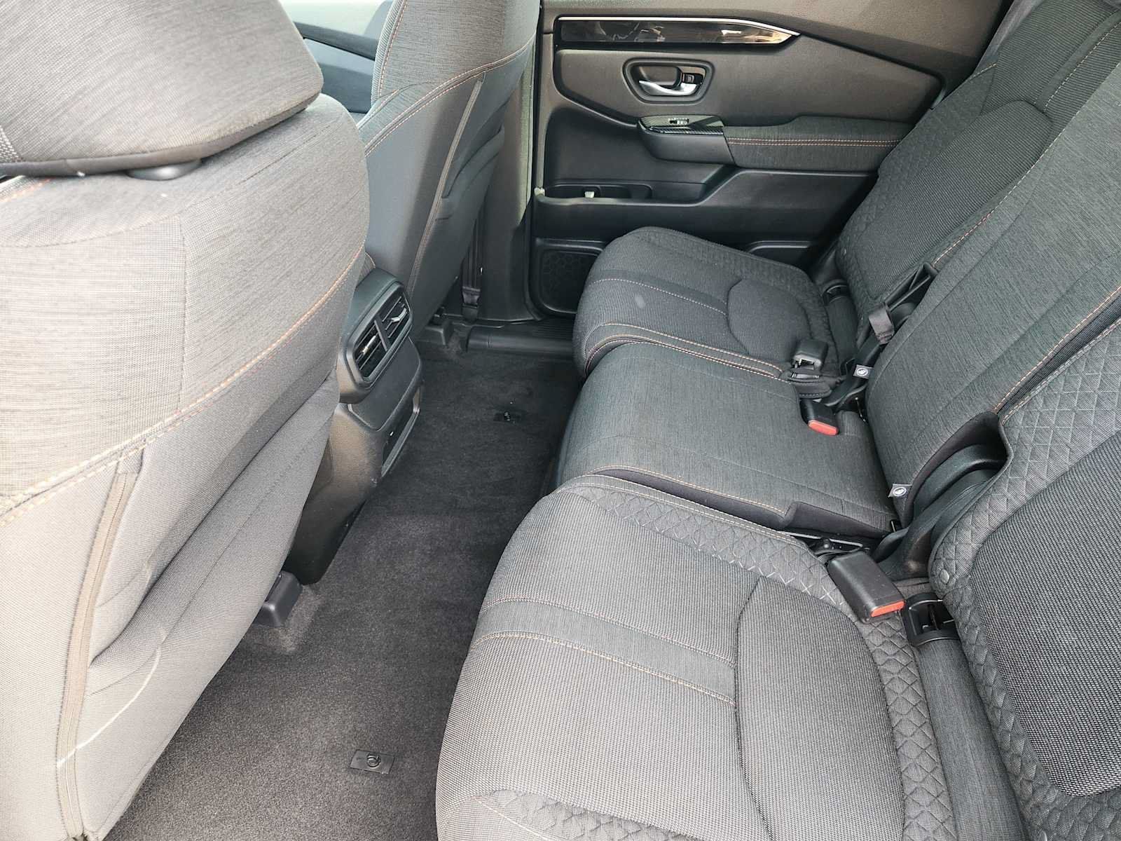 Used 2025 Honda Pilot Sport image 29