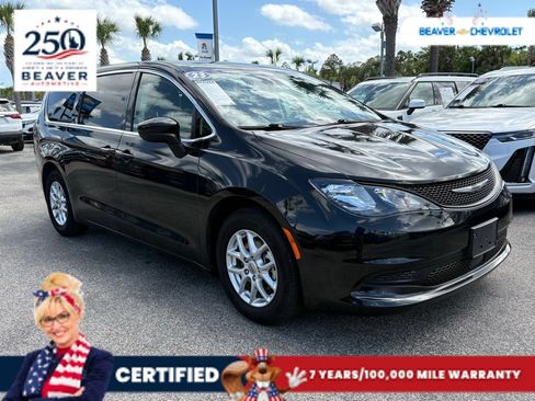 Used 2023 Chrysler Voyager LX FWD image 9