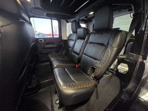 Used 2022 Jeep Wrangler Unlimited Sahara image 24