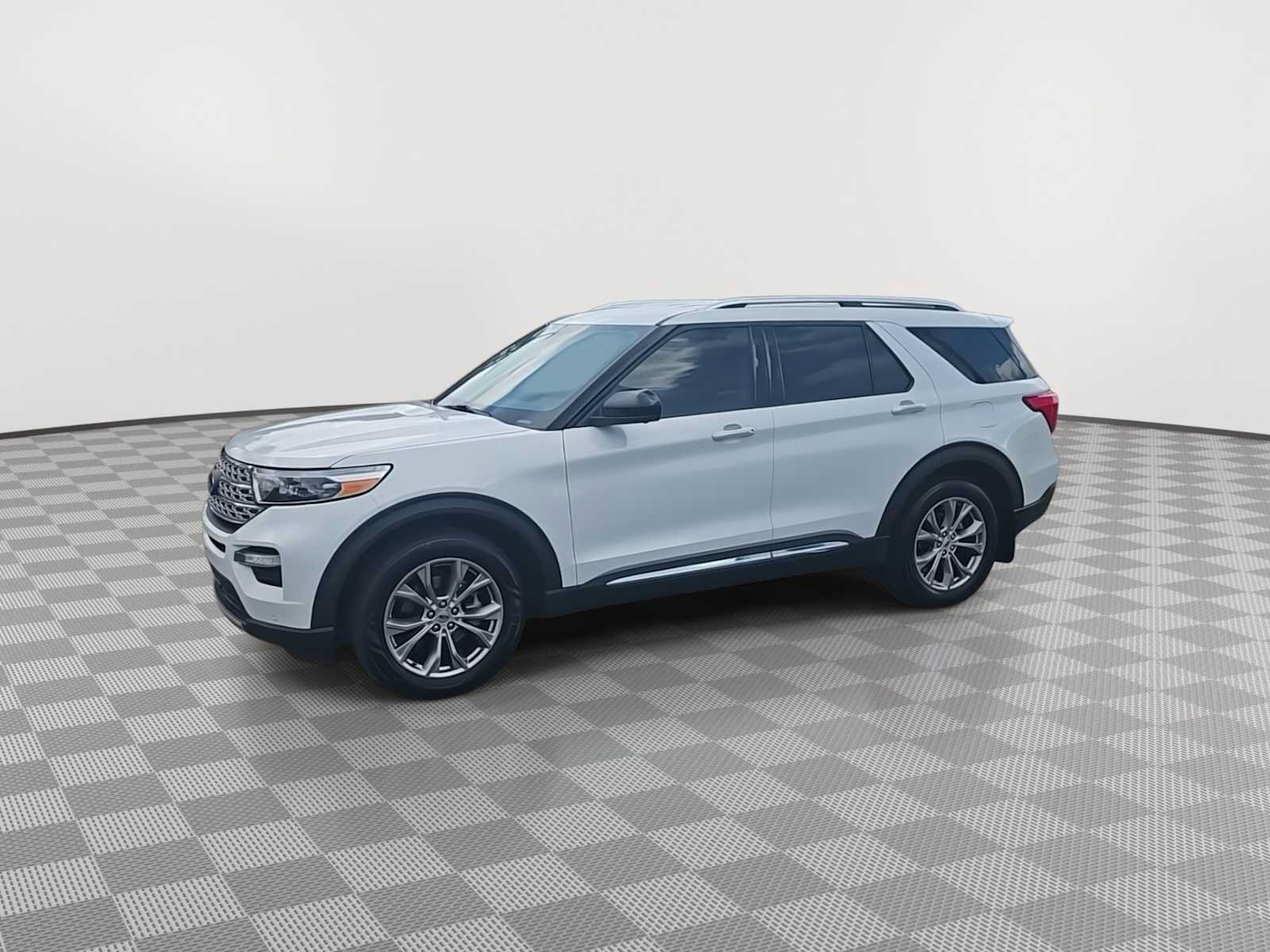 Used 2022 Ford Explorer Limited AWD/4WD image 4