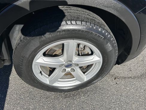 Used 2018 Ford Explorer XLT w/ Equipment Group 201A image 29