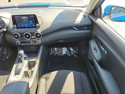 Used 2025 Nissan Sentra SV image 14