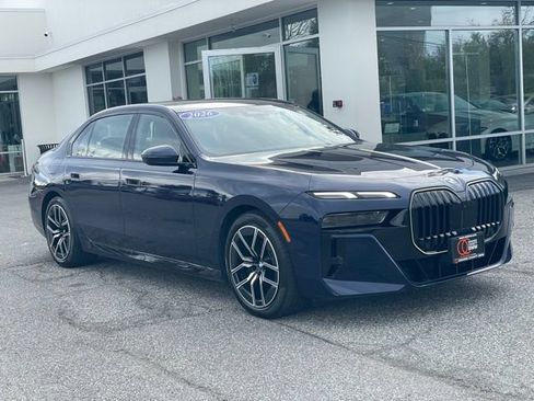 Used 2026 BMW 740i xDrive w/ Premium Package AWD/4WD image 3