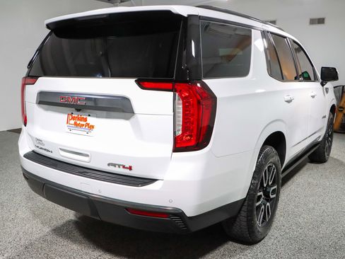 Used 2024 GMC Yukon AT4 w/ AT4 Premium Plus Package AWD/4WD image 7
