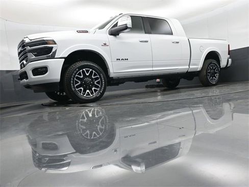 New 2026 RAM 2500 Limited image 33