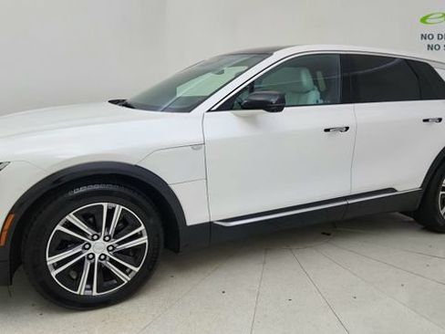 Used 2024 Cadillac Lyriq Luxury w/ LPO, Floor Liner Package AWD/4WD image 21