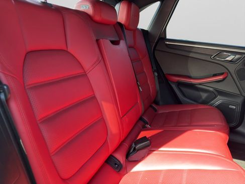 Used 2018 Porsche Macan GTS AWD/4WD image 19