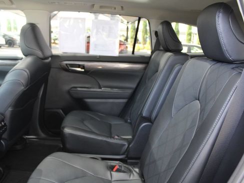 Certified 2026 Toyota Highlander Platinum AWD/4WD image 53