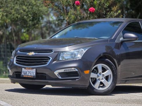 Used 2016 Chevrolet Cruze LT w/ Technology Package FWD image 21