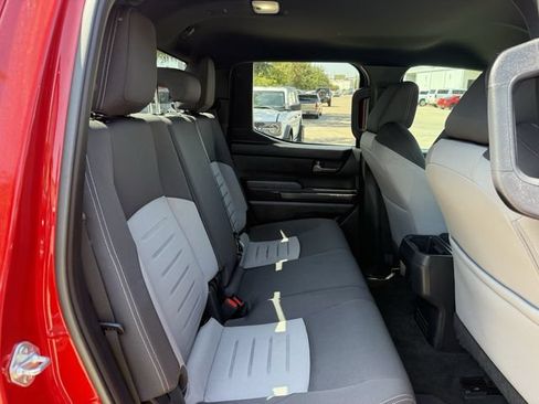 Used 2025 Toyota Tacoma TRD Sport AWD/4WD image 32