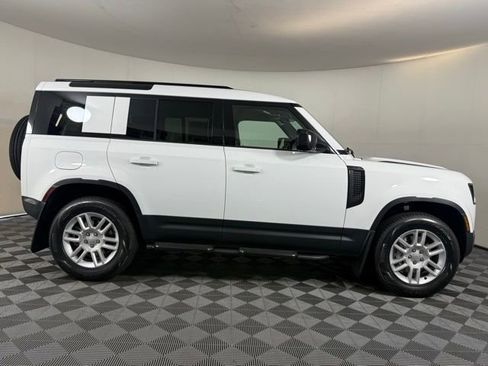 Used 2025 Land Rover Defender 110 S image 8