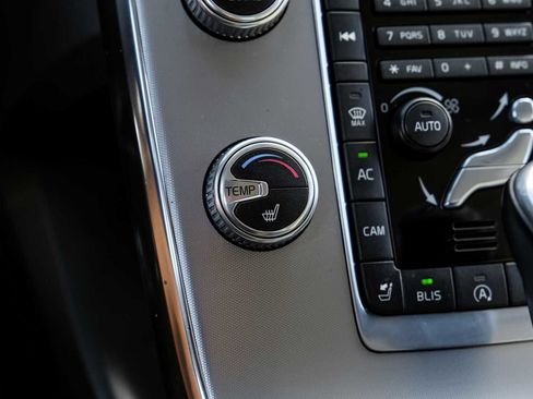 Used 2017 Volvo V60 T5 Premier w/ Convenience Package image 24