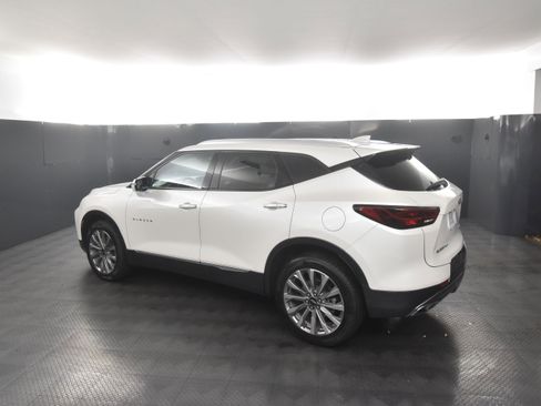 Used 2023 Chevrolet Blazer Premier w/ Driver Confidence II Package image 8