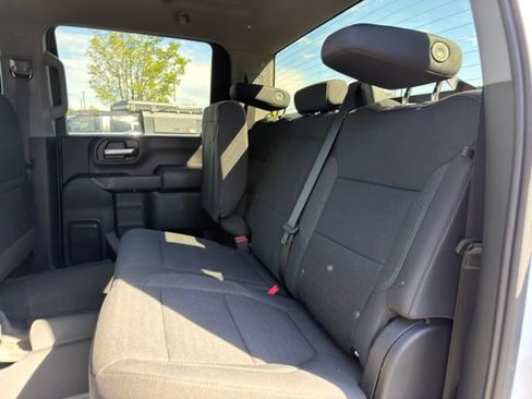 Used 2023 Chevrolet Silverado 2500 LT AWD/4WD image 9