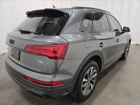 Used 2024 Audi Q5 2.0T Premium w/ Summer of Audi Package image 3