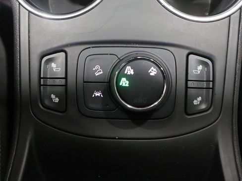 Used 2024 GMC Terrain SLT AWD/4WD image 34