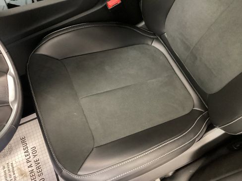 New 2025 Jeep Grand Cherokee Altitude image 16