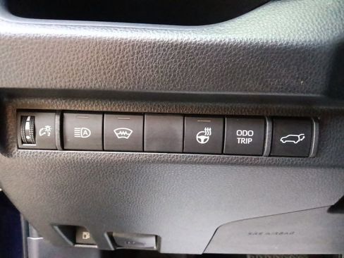 Used 2025 Toyota RAV4 XSE w/ Weather Package AWD/4WD image 17