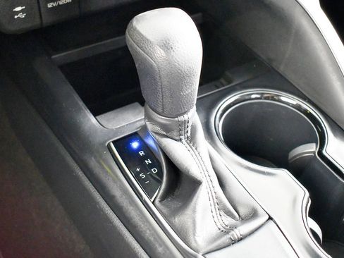 Used 2018 Toyota Camry LE image 34