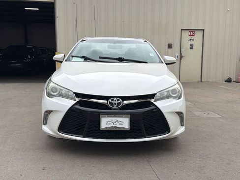 Used 2015 Toyota Camry XSE w/ Moonroof Package FWD image 2