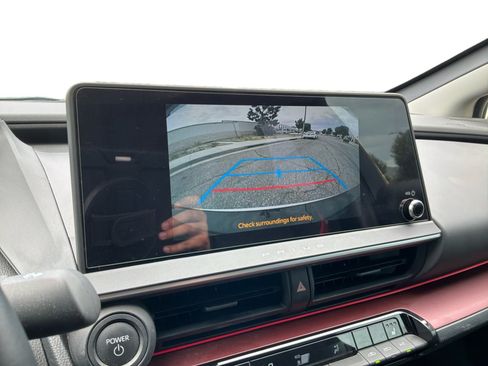 Used 2025 Toyota Prius Plug-In Hybrid FWD image 13