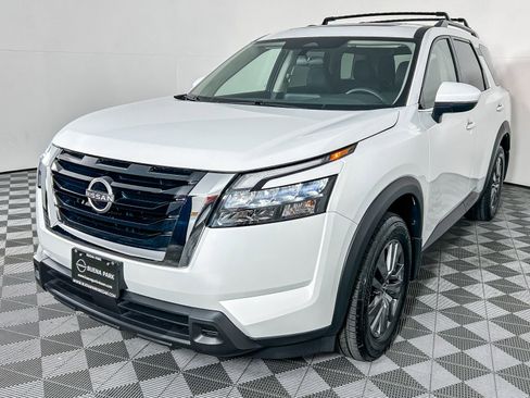 Certified 2025 Nissan Pathfinder SV w/ SV Premium Package image 3