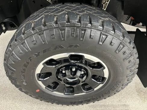 Used 2025 Ford F350 Lariat w/ Tremor Off-Road Package AWD/4WD image 15