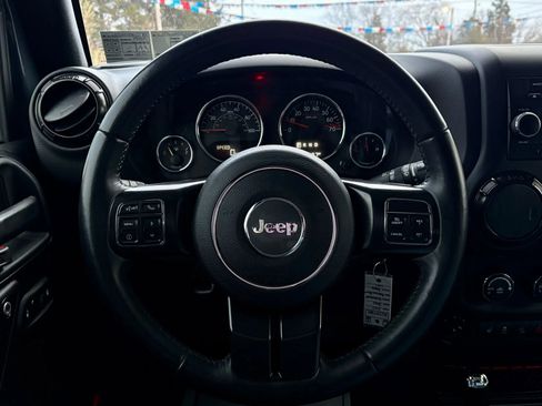 Used 2017 Jeep Wrangler Unlimited Rubicon image 34