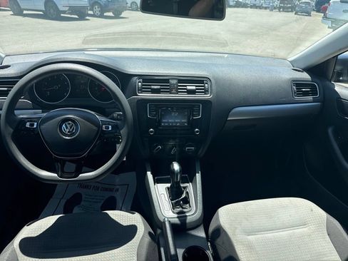 Used 2017 Volkswagen Jetta S FWD image 8
