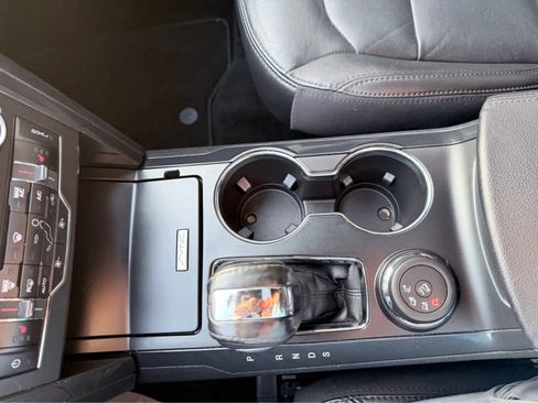 Used 2018 Ford Explorer XLT w/ Equipment Group 202A image 29