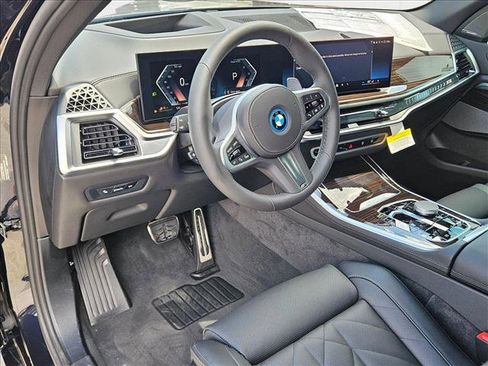 Used 2026 BMW X5 xDrive50e w/ M Sport Package image 9