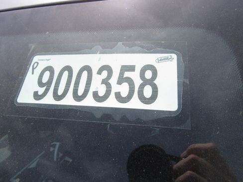 Used 2025 Volkswagen Atlas Cross Sport SE image 7