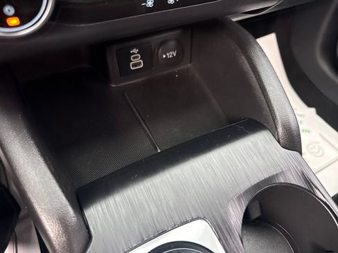 Used 2025 Ford Escape Active AWD/4WD image 29