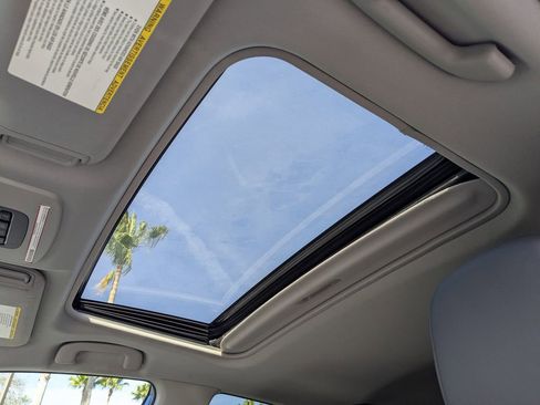 Used 2020 Toyota Camry SE image 20