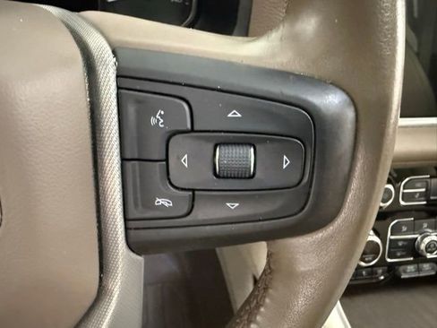 Used 2021 GMC Yukon Denali w/ Denali Premium Package image 20