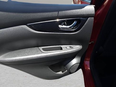 Used 2019 Nissan Rogue Sport SV w/ All-Weather Package AWD/4WD image 19
