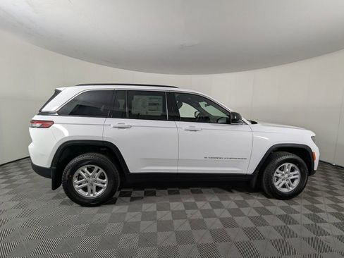 New 2025 Jeep Grand Cherokee Laredo w/ MOPAR Finishing Package image 3