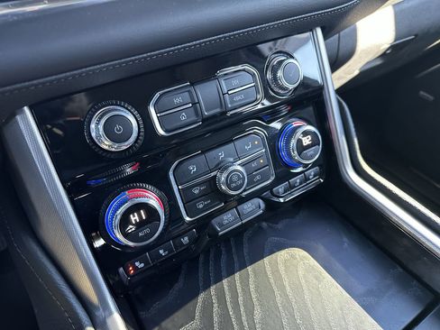 Certified 2024 GMC Yukon Denali w/ Max Trailering Package image 18