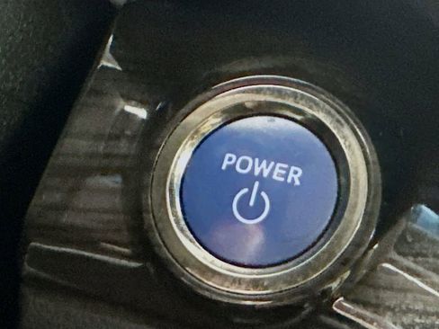 Used 2013 Toyota Avalon Limited image 19