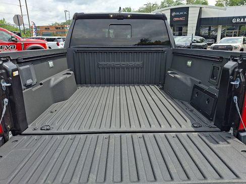 Used 2025 Toyota Tacoma Limited AWD/4WD image 29