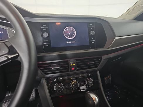 Used 2019 Volkswagen Jetta SEL Premium FWD image 19