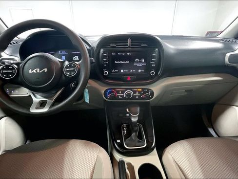 Used 2023 Kia Soul LX FWD image 18
