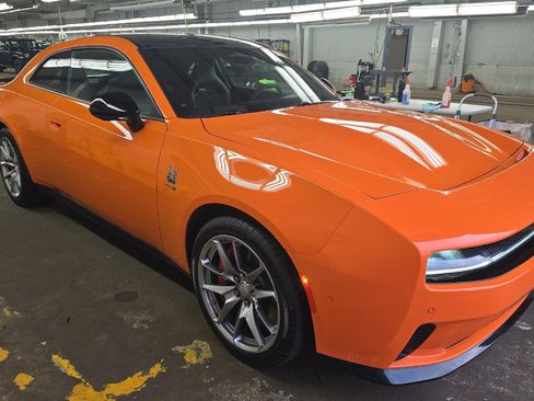 Used 2024 Dodge Charger Daytona Scat Pack w/ Plus Group image 2