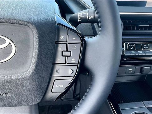 Used 2023 Toyota Prius XLE image 12