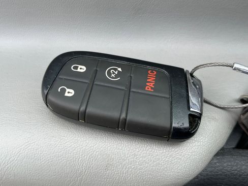 Used 2025 Jeep Compass Limited AWD/4WD image 28