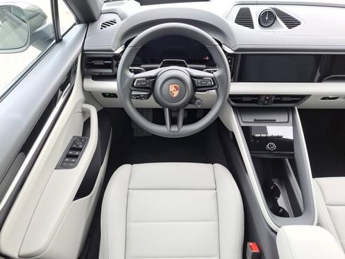 New 2026 Porsche Macan 4 Electric image 17