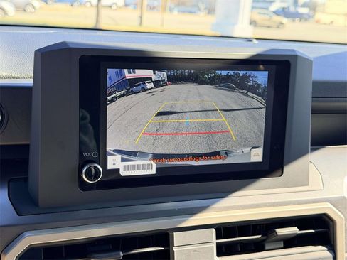 Certified 2024 Toyota Tacoma SR5 image 4