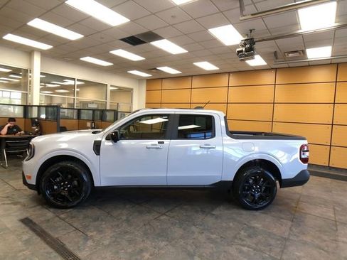 New 2025 Ford Maverick Lariat w/ Black Appearance Package image 4