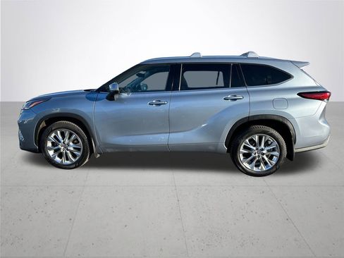Used 2021 Toyota Highlander Limited image 10