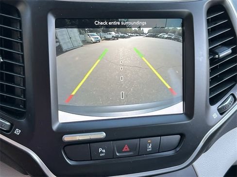 Used 2021 Jeep Cherokee Latitude Lux w/ Comfort/Convenience Group image 27